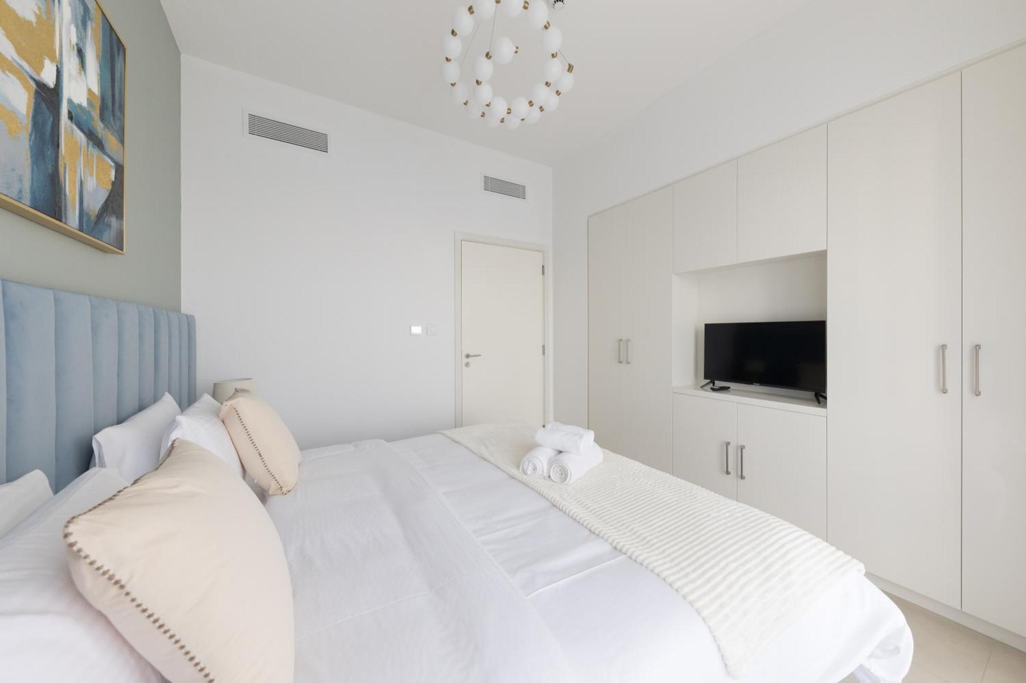 3br And Maids Burj Khalifa And Fountain View For 8 Guests Apartment *