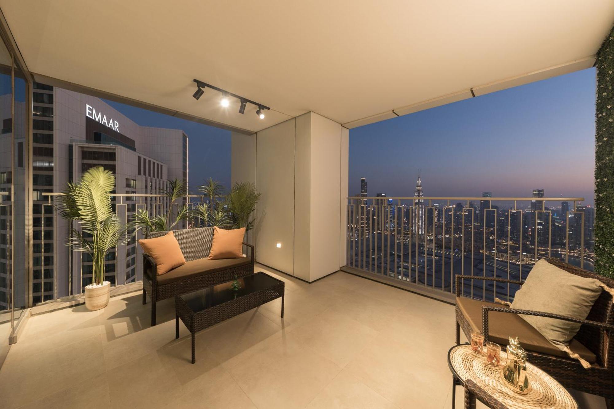 3br And Maids Burj Khalifa And Fountain View For 8 Guests Apartment